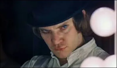 Quel est le nom du film de Stanley Kubrick sorti au cin&eacute;ma en 1971 ?