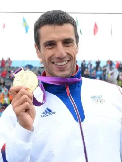 Quel est ce sportif fran&ccedil;ais, seul athl&egrave;te avec Teddy Riner &agrave; avoir remport&eacute; trois m&eacute;dailles d�or olympiques individuelles lors de trois olympiades diff&eacute;rentes ?