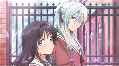 Comment est le lyc&eacute;e de Kaoruko compar&eacute; &agrave; celui de Rintarō ?