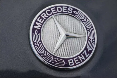 En quelle ann&eacute;e a &eacute;t&eacute; cr&eacute;&eacute;e la marque Mercedes ?