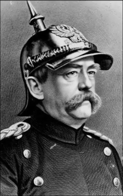 &Agrave; pr&eacute;sent, nous voici en septembre 1870, et la Prusse, &Eacute;tat germanique, gagne du terrain jusqu'&agrave; assi&eacute;ger Paris. Le gouvernement de la d&eacute;fense nationale n'a d'autres choix que de d&eacute;placer la capitale, et opte pour...