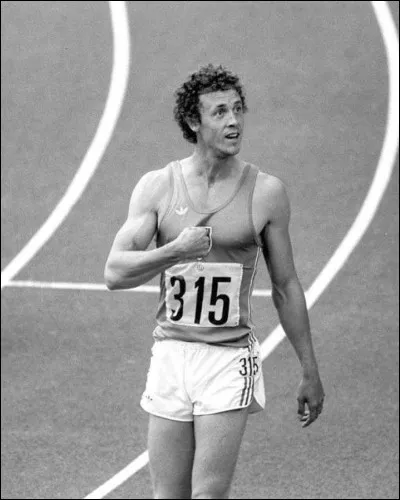 Quel est le nom de cet athl&egrave;te fran&ccedil;ais, devenu champion olympique du 110 m&egrave;tres haies lors des Jeux de 1976 ?