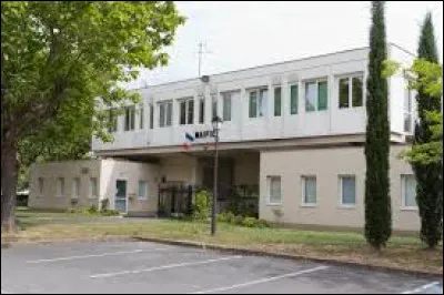 Ville francilienne, dans l'arrondissement de Palaiseau, Le Plessis-P&acirc;t&eacute; se situe dans le d&eacute;partement ...