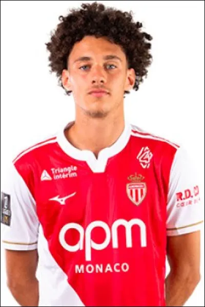 Qui est ce footballeur ?