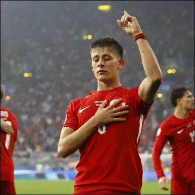 Qui est ce footballeur ?