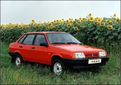 Cette auto est une ...