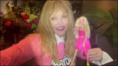 Qui est cette actrice/chanteuse interpr&egrave;te du titre ''Barbiconic'' ?