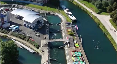 Dans quelle ville se trouve cette base nautique ?