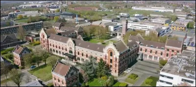Quel est le nom du lyc&eacute;e d'Armenti&egrave;res ?