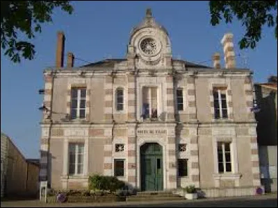 Nous partons en Nouvelle-Aquitaine, &agrave; Th&eacute;nezay. Village de l'arrondissement de Parthenay, il se situe dans le d&eacute;partement ...