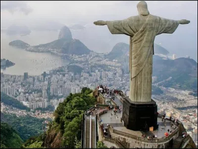 Contrairement &agrave; ce que l�on pourrait penser, les d&eacute;fil&eacute;s du carnaval de Rio sont...