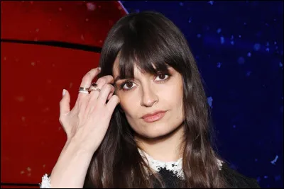 Qui est cette chanteuse fran&ccedil;aise, interpr&egrave;te du titre ''Courage'' ?