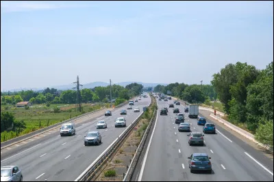 Quelle est la vitesse minimale pour rouler sur une autoroute sur la voie la plus &agrave; gauche ?