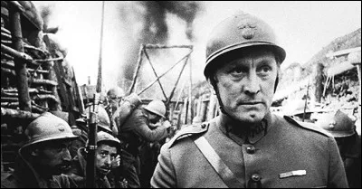 Ce film d&eacute;nonce l'absurdit&eacute; de la guerre et en particulier celle de 1914-1918. C'est...