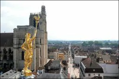 Quelle commune se situe l'Yonne ?