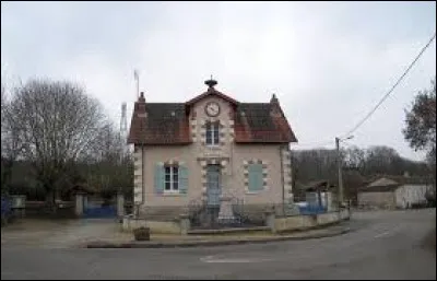 Petit village Sa&ocirc;ne-et-Lorien de 66 habitants, &Eacute;pertully se situe dans l'ex r&eacute;gion ...