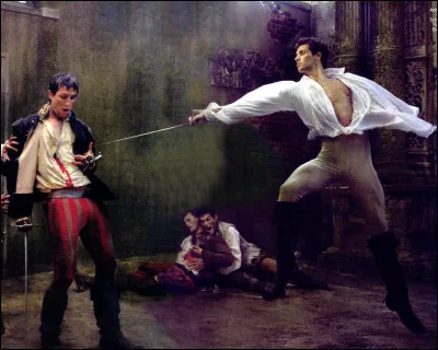 Qui accompagne Rom&eacute;o &agrave; cette f&ecirc;te ?