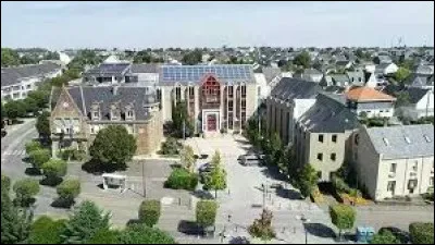 L&agrave;, ce sont neuf des dix villes les plus peupl&eacute;es du d&eacute;partement qui se trouvent dans la m&ecirc;me agglom&eacute;ration, dont Saint-Herblain, 3e ville du d&eacute;partement avec 50 000 habitants : dans quel d&eacute;partement sommes nous ?