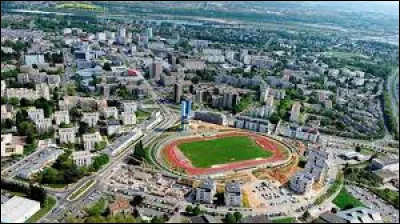 H&eacute;rouville-Saint-Clair est, avec ses 23 400 habitants, la deuxi&egrave;me ville du d&eacute;partement : nous sommes dans le ...