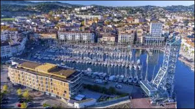 La Seyne-sur-mer est, avec 63 700 habitants, la deuxi&egrave;me ville du d&eacute;partement des/du ...