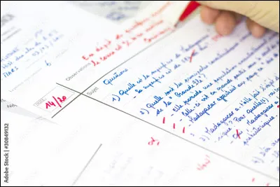 Au d&eacute;but du cours, le prof demande de sortir une feuille, &eacute;valuation surprise !