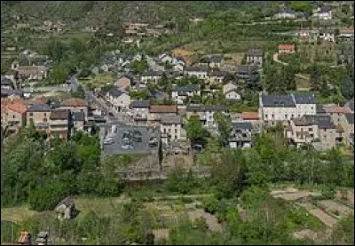 Nous partons dans les C&eacute;vennes, au Rozier. Village de l'arrondissement de Florac, sur les bords du Tarn, il se situe dans le d&eacute;partement ...