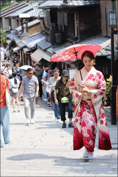 Quel est l'habit traditionnel des Japonais (toutes les &eacute;poques) ?