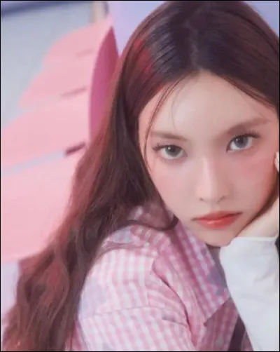 Quel est l'animal repr&eacute;sentatif de cette chanteuse du groupe Illit ?