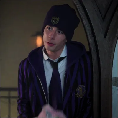 Que demande Ajax &agrave; Mercredi car Enid est pas l&agrave; ?