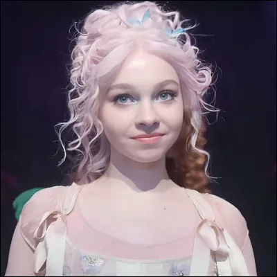 Avec qui Enid danse-t-elle au bal ?