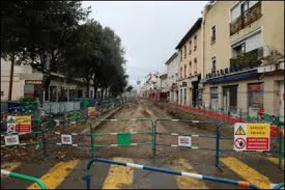 Les travaux ont &eacute;t&eacute; momentan&eacute;ment ...