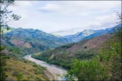 Long de 680 km, le rio Coco sert partiellement de fronti&egrave;re entre le Honduras et le Nicaragua : quelle est sa particularit&eacute; ?