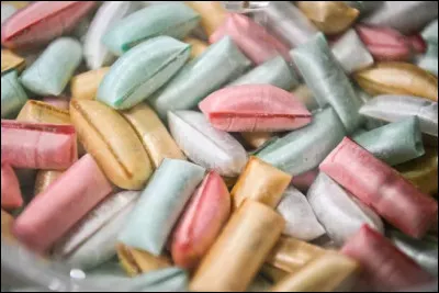 Quels sont ces bonbons de Bourges au sucre satin&eacute; et aux couleurs chatoyantes ?