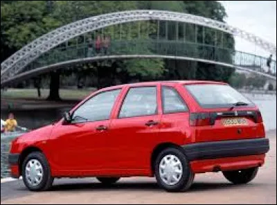 Quel est le nom de cette voiture ?