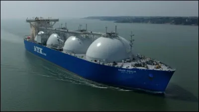 Comment appelle-t-on un bateau qui transporte du gaz ?