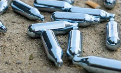 Quel autre nom donne-t-on au ''protoxyde d'azote'' ?