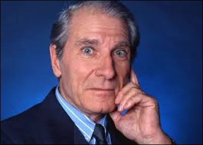 Acteur, humoriste, metteur en sc&egrave;ne, auteur, sc&eacute;nariste et r&eacute;alisateur, Jean Poiret (1926-1992) reste indissociable de son complice Michel Serrault (1928-2007). Dans la pi&egrave;ce de th&eacute;&acirc;tre ''La Cage aux folles'', qu�il a &eacute;crite et qui a &eacute;t&eacute; jou&eacute;e pour la premi&egrave;re fois en 1973, quel r&ocirc;le joue-t-il ?