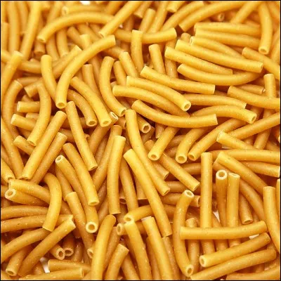 Quelles p&acirc;tes cr&eacute;&eacute;es au XIXe si&egrave;cle sont improprement appel&eacute;es macaroni au Canada ?