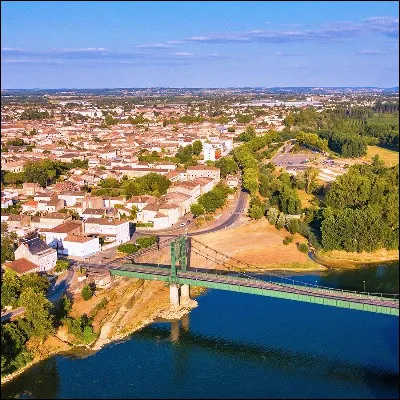 Quel fleuve arrose la ville de Marmande ?