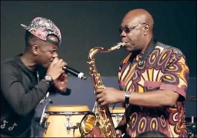 Tonton Manu est le surnom de Manu Dibango n&eacute; &agrave; Douala. Dans quel pays se situe cette ville ?