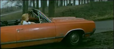 Deneuve et Belmondo dans une Oldsmobile Cutlass, c'est dans ce film de Truffaut :