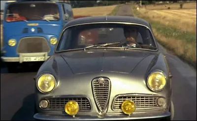 Michel Piccoli conduisant une Alfa Romeo Giulietta Sprint, c'est dans ce film de Sautet :