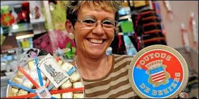 Les poutous repr&eacute;sente la tradition p&acirc;tissi&egrave;re rurale autour de B&eacute;ziers. Que veut dire le mot poutou donn&eacute; &agrave; ces petits biscuits l&eacute;gers ?