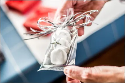 Cr&eacute;&eacute;e en 1910 quelle est cette confiserie de la ville de M&eacute;g&egrave;ve ?