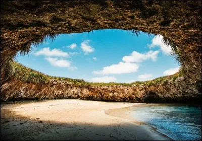 Vous cherchez o&ugrave; organiser votre prochain rendez-vous galant ? Voil&agrave; la Playa del Amor, plage cach&eacute;e des &icirc;les Marieta. O&ugrave; suis-je ?