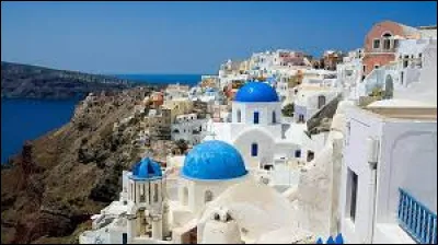 Le ... repr&eacute;sente pr&egrave;s de 20 % du PIB de la Gr&egrave;ce