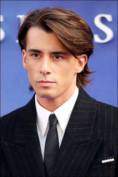 Quel est le pouvoir de marginal que son personnage poss&egrave;de dans la s&eacute;rie "Mercredi" ?