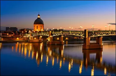 Toulouse est la capitale de quelle r&eacute;gion fran&ccedil;aise ?