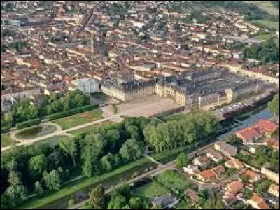 Lun&eacute;ville se situe dans en Moselle.