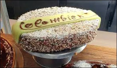 D'origine marseillaise, le colombier est un g&acirc;teau &agrave; base d'amandes et de melon,couvert de sucre color&eacute; g&eacute;n&eacute;reusement, parfum&eacute; au kirsch. Un sujet en forme de colombe y est cach&eacute;. &Agrave; quelle occasion ce g&acirc;teau est-il consomm&eacute; ?